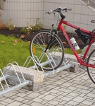 Betónové stojany na bicykle